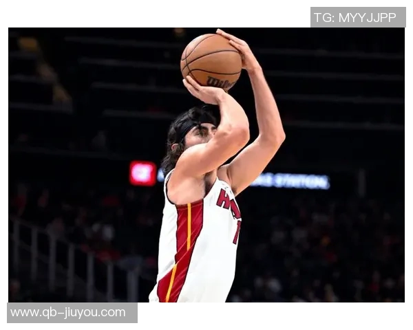 哈克斯开季表现出色场均157分7篮板期待保持健康状态