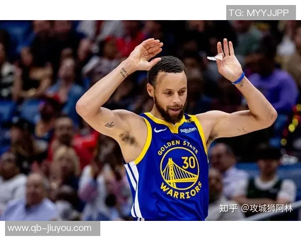 勇士新阵容崛起霍福德助力库里展现无敌风采 勇士新阵容崛起霍福德助力库里展现无敌风采