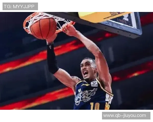 奎因在比赛中展现出色状态25年13号秀12投8中斩获17分5篮板7助攻2抢断